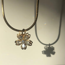 Load image into Gallery viewer, CAMELIA